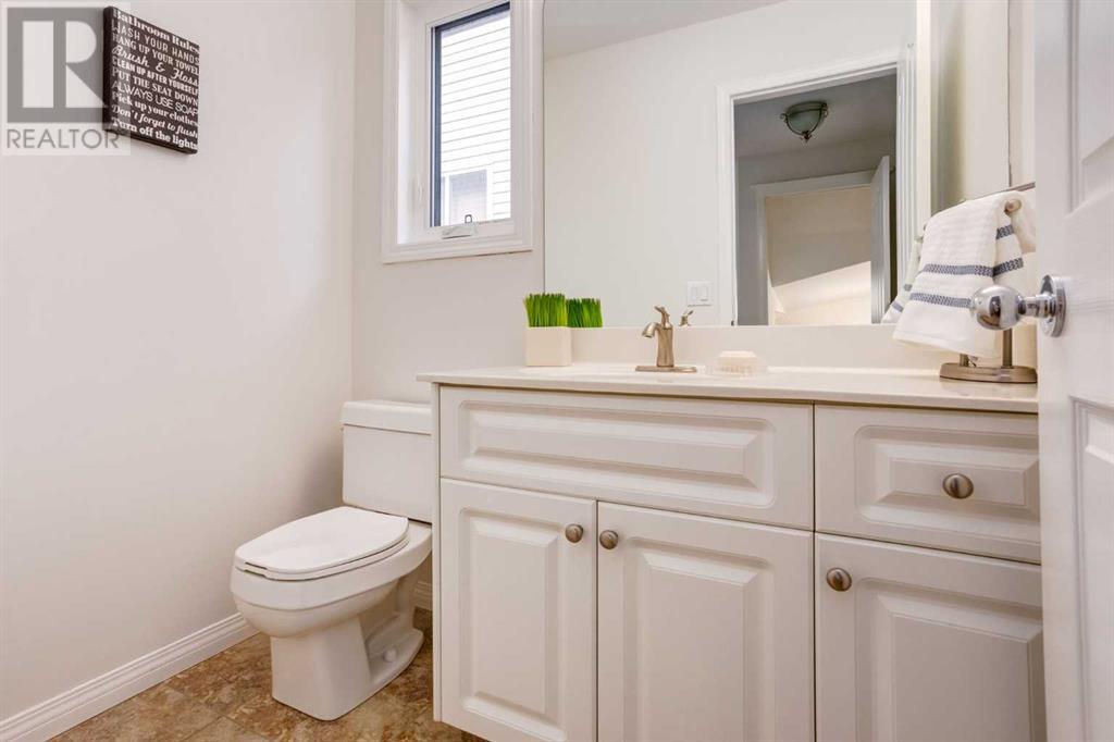 Single Family House for Sale in  Douglasdale Boulevard SE Douglasdale/Glen Calgary 