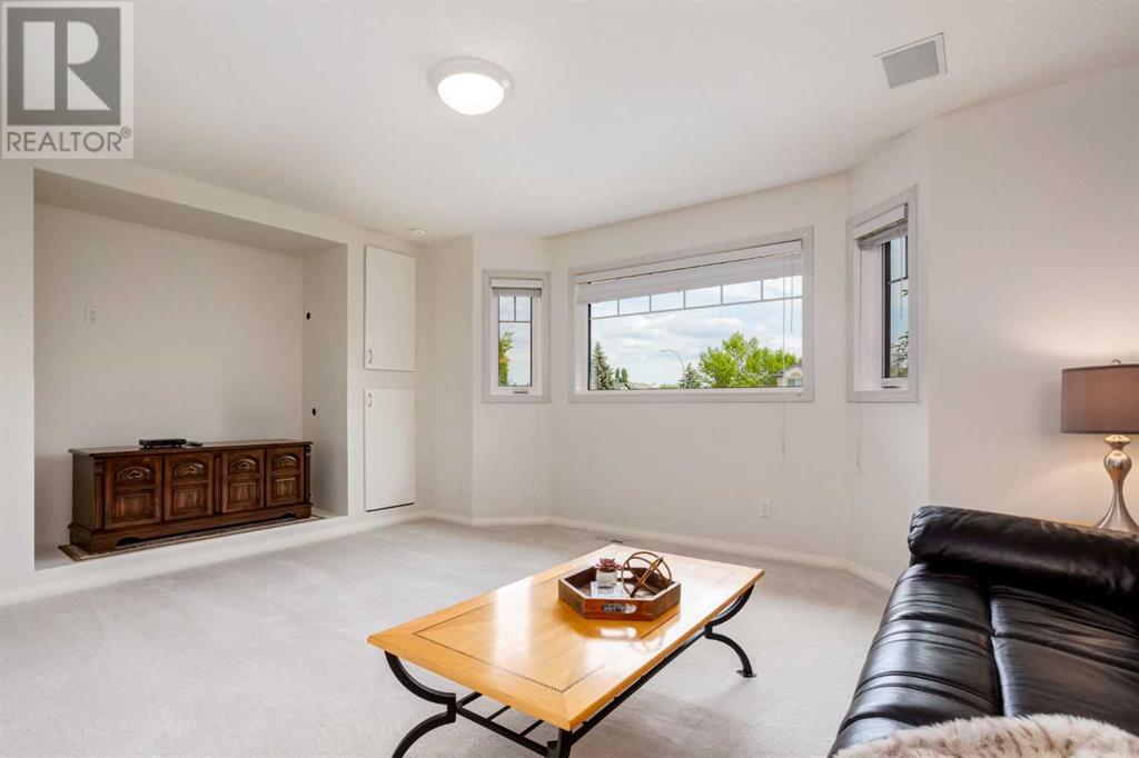 Single Family House for Sale in  Douglasdale Boulevard SE Douglasdale/Glen Calgary 
