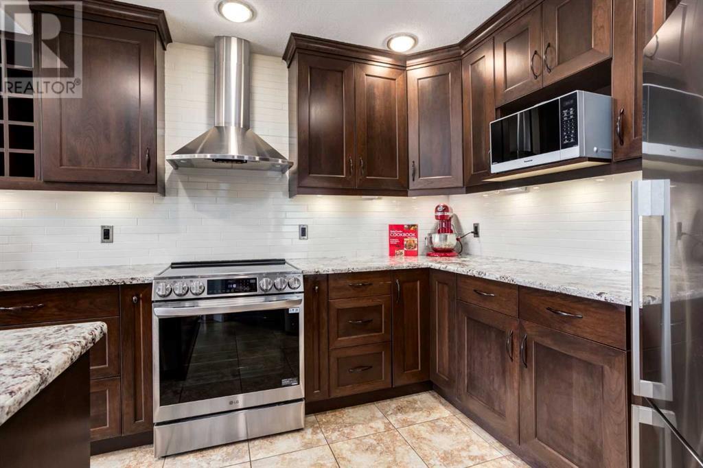 Single Family House for Sale in  Douglasdale Boulevard SE Douglasdale/Glen Calgary 