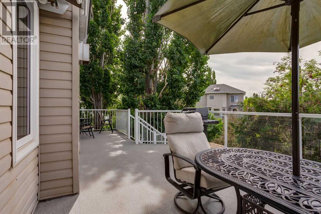 Single Family House for Sale in  Douglasdale Boulevard SE Douglasdale/Glen Calgary 