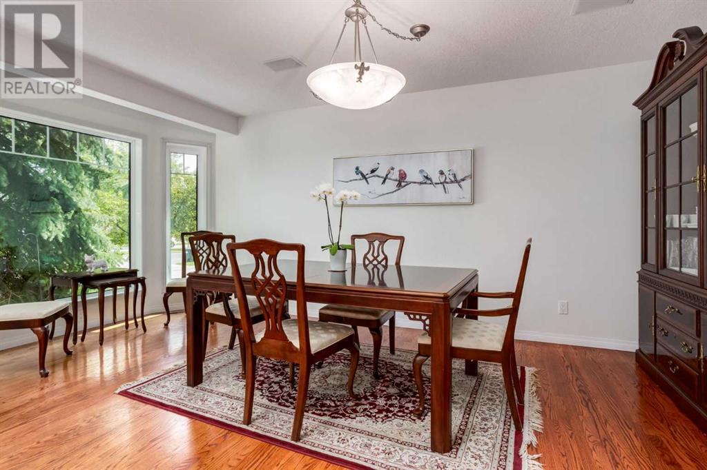 Single Family House for Sale in  Douglasdale Boulevard SE Douglasdale/Glen Calgary 