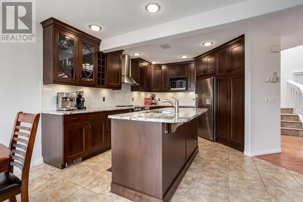 Single Family House for Sale in  Douglasdale Boulevard SE Douglasdale/Glen Calgary 