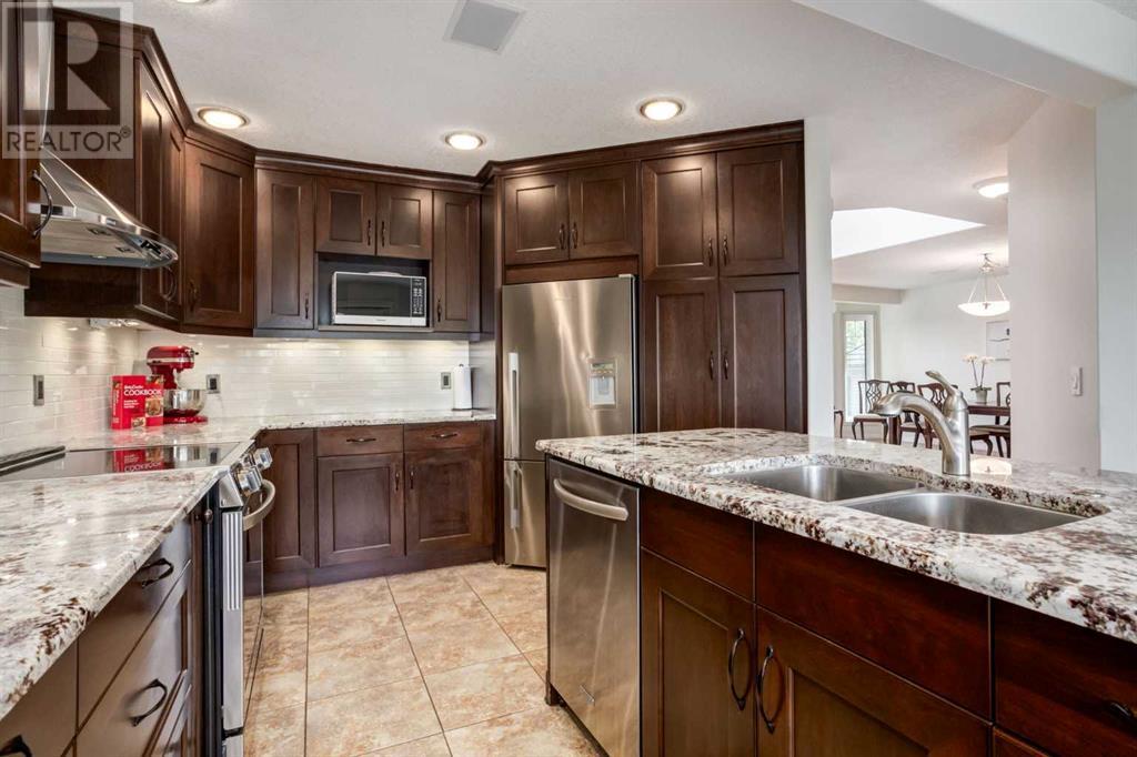 Single Family House for Sale in  Douglasdale Boulevard SE Douglasdale/Glen Calgary 