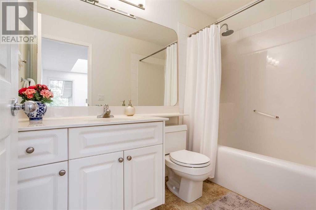 Single Family House for Sale in  Douglasdale Boulevard SE Douglasdale/Glen Calgary 