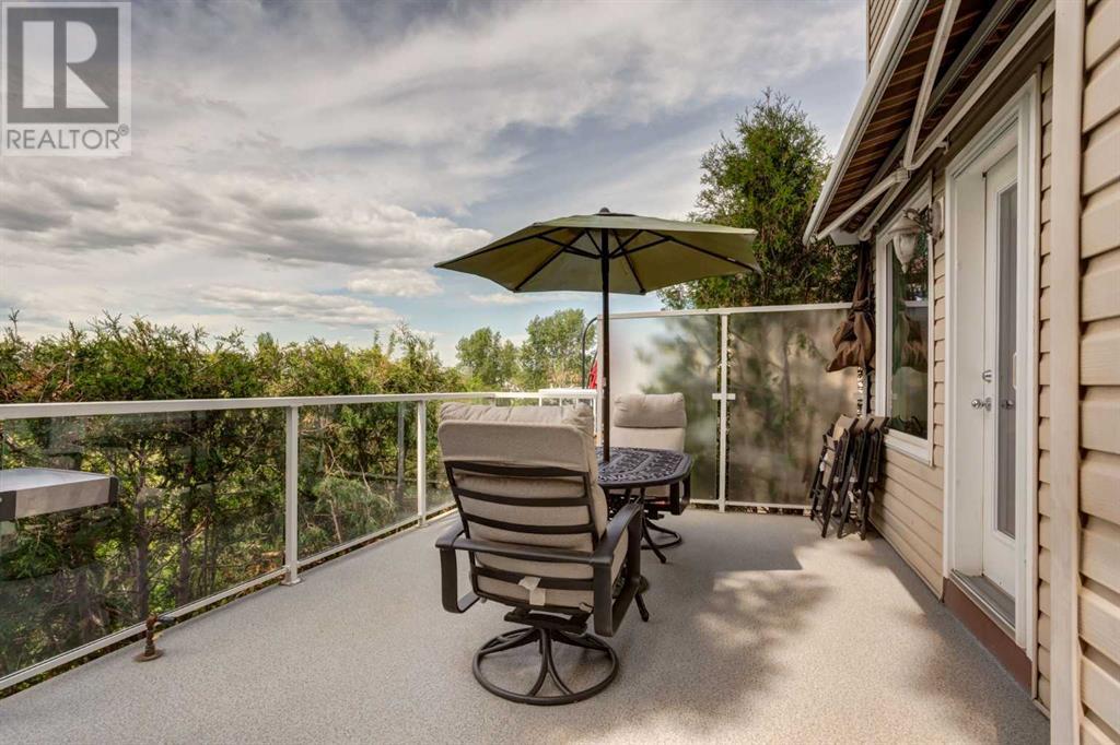Single Family House for Sale in  Douglasdale Boulevard SE Douglasdale/Glen Calgary 