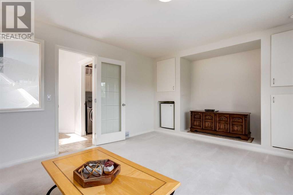 Single Family House for Sale in  Douglasdale Boulevard SE Douglasdale/Glen Calgary 