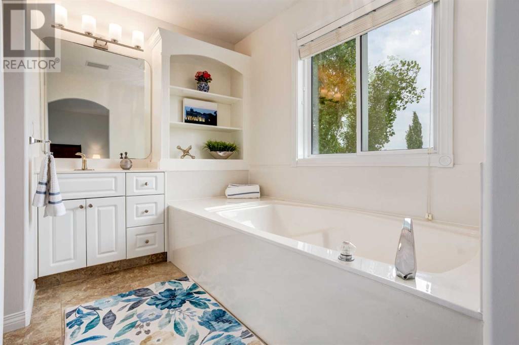 Single Family House for Sale in  Douglasdale Boulevard SE Douglasdale/Glen Calgary 