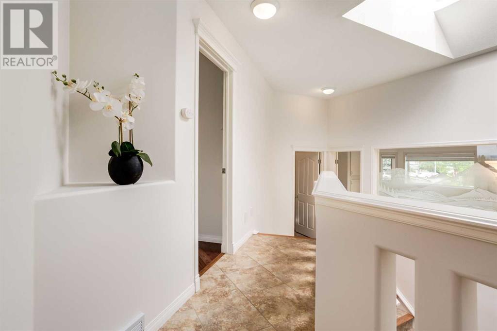 Single Family House for Sale in  Douglasdale Boulevard SE Douglasdale/Glen Calgary 