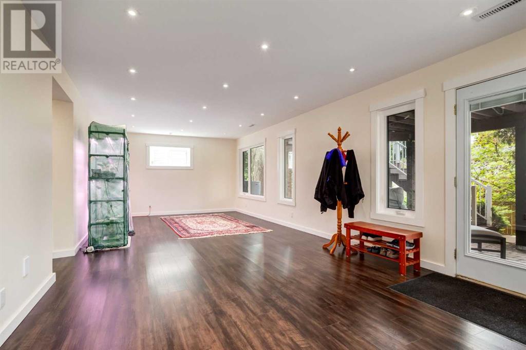 Single Family House for Sale in  Douglasdale Boulevard SE Douglasdale/Glen Calgary 