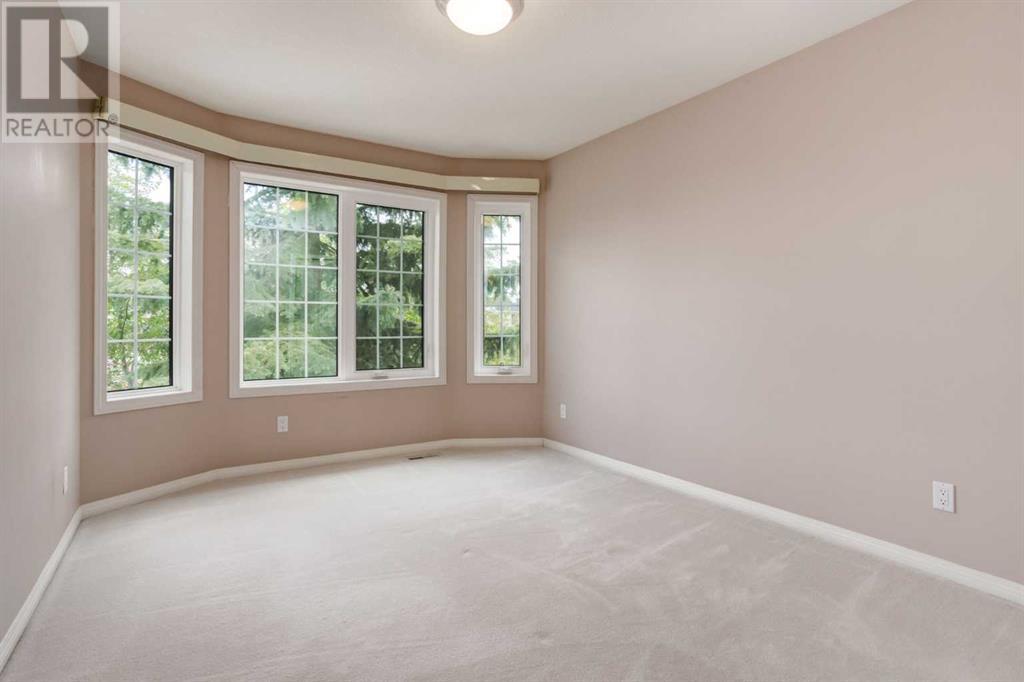 Single Family House for Sale in  Douglasdale Boulevard SE Douglasdale/Glen Calgary 