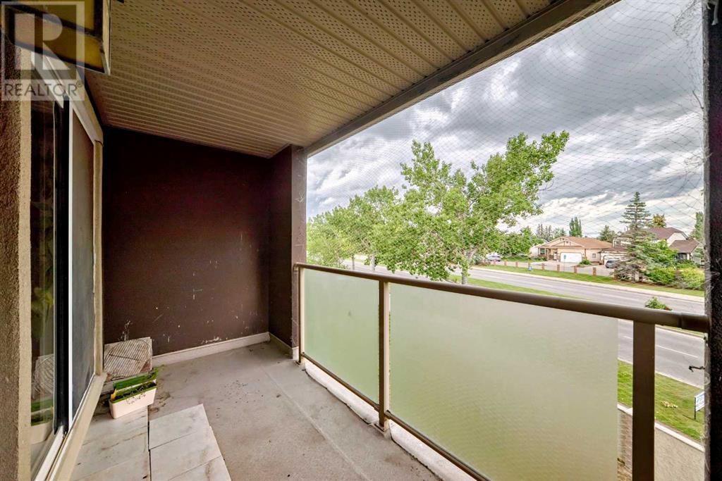 Single Family House for Sale in   Edenwold Heights NW Edgemont Calgary 