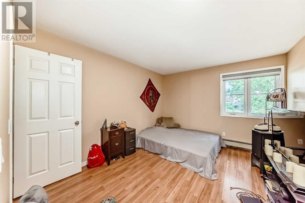 Single Family House for Sale in   Edenwold Heights NW Edgemont Calgary 