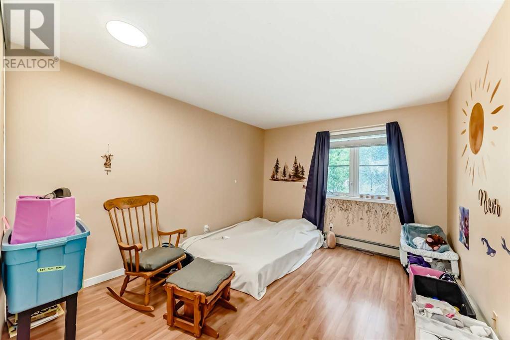 Single Family House for Sale in   Edenwold Heights NW Edgemont Calgary 