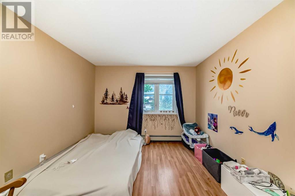 Single Family House for Sale in   Edenwold Heights NW Edgemont Calgary 