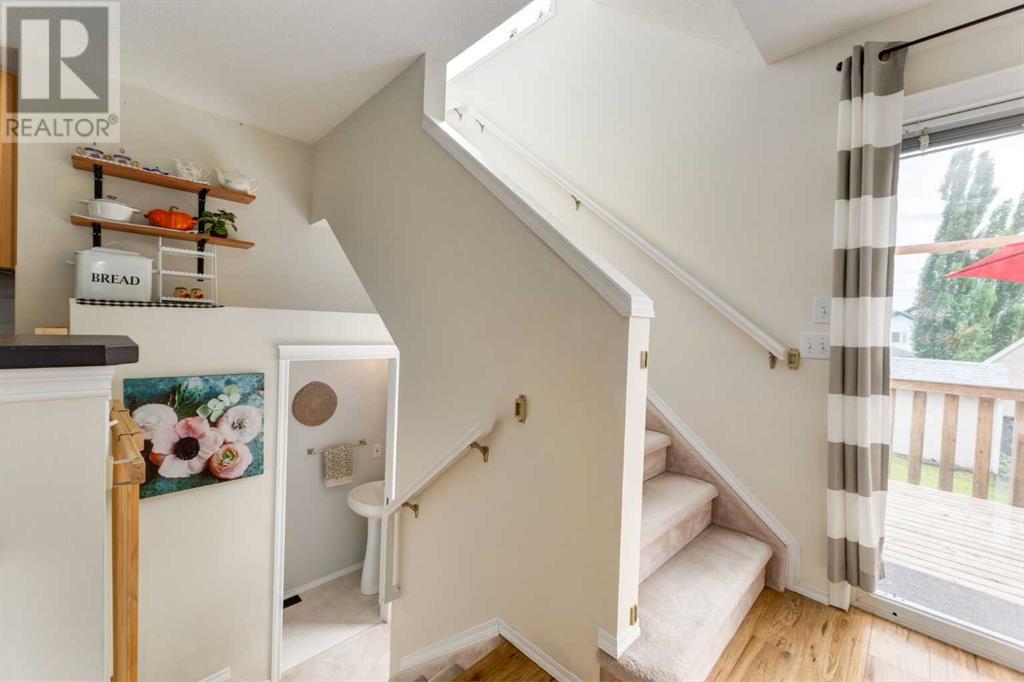 Single Family House for Sale in  Tuscany Springs Circle NW Tuscany Calgary 