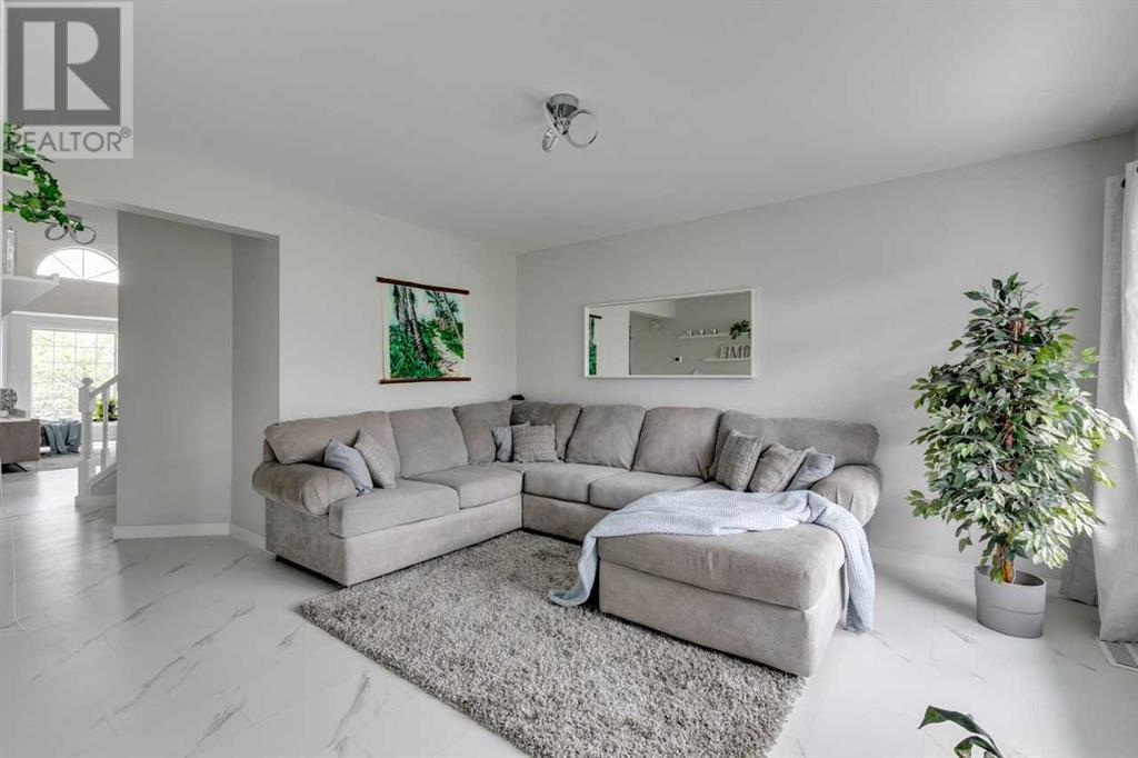 Single Family House for Sale in  Sierra Vista Terrace SW Signal Hill Calgary 