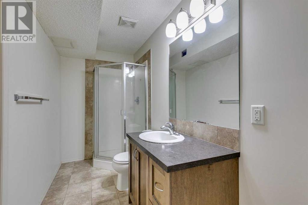 Single Family House for Sale in  Sierra Vista Terrace SW Signal Hill Calgary 