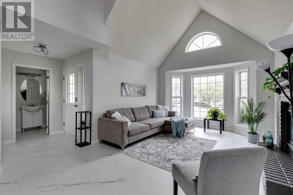 Single Family House for Sale in  Sierra Vista Terrace SW Signal Hill Calgary 