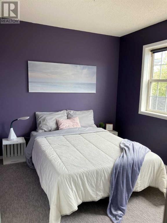 Single Family House for Sale in  Sierra Vista Terrace SW Signal Hill Calgary 