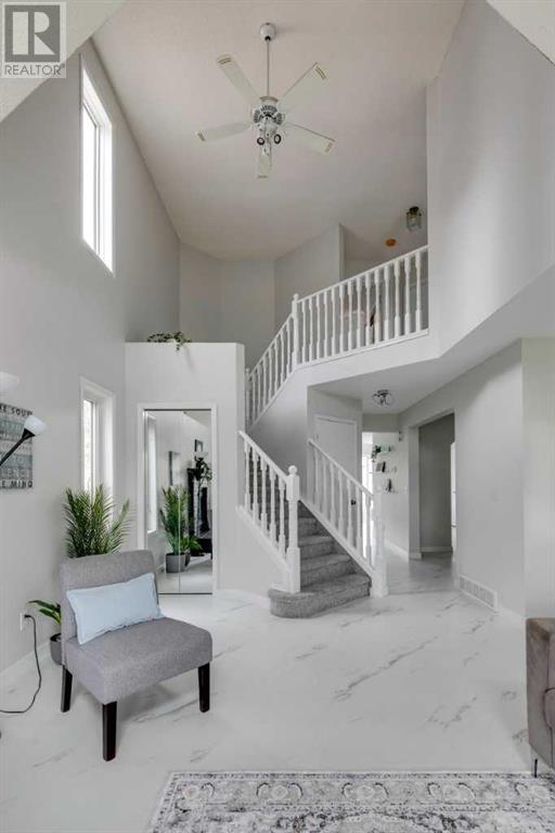 Single Family House for Sale in  Sierra Vista Terrace SW Signal Hill Calgary 