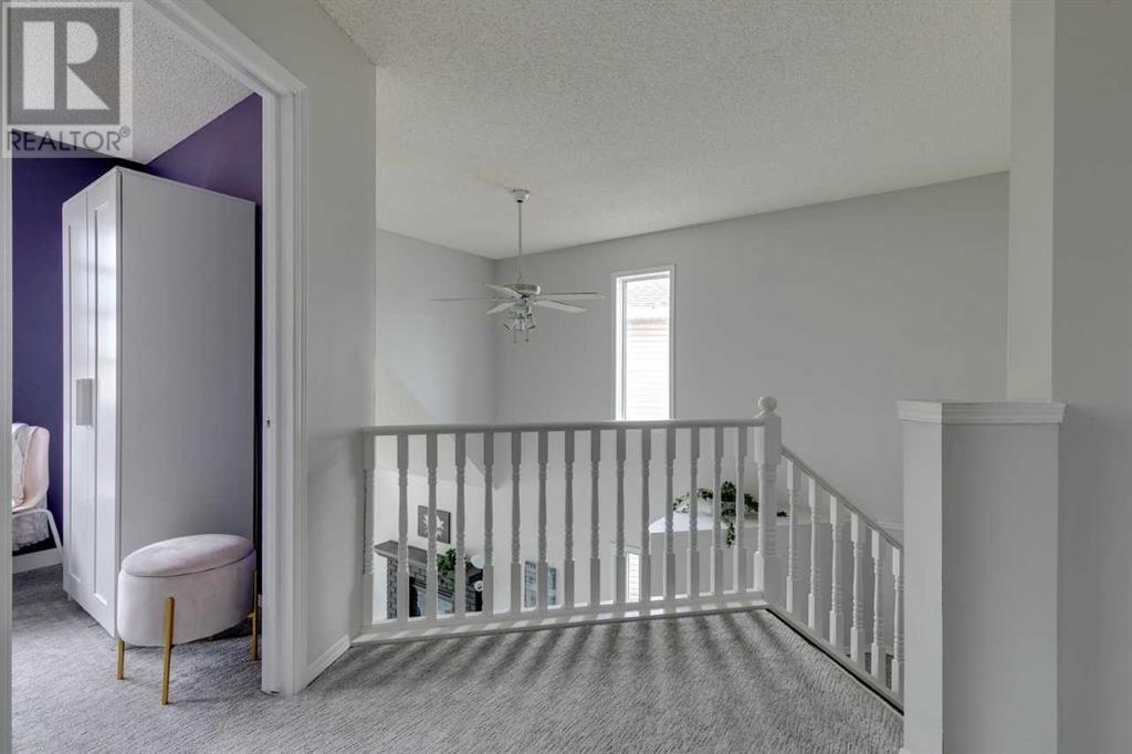 Single Family House for Sale in  Sierra Vista Terrace SW Signal Hill Calgary 