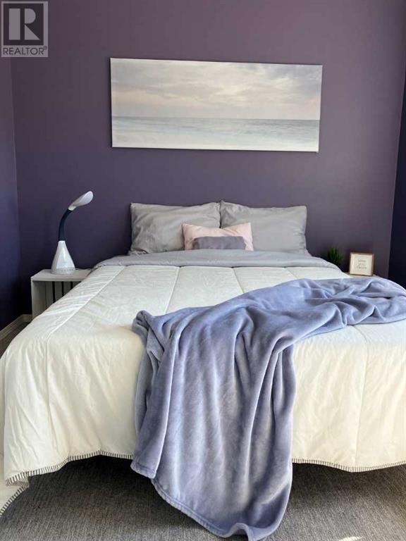 Single Family House for Sale in  Sierra Vista Terrace SW Signal Hill Calgary 