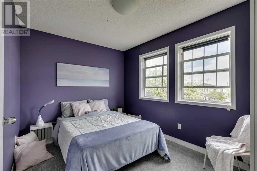 Single Family House for Sale in  Sierra Vista Terrace SW Signal Hill Calgary 