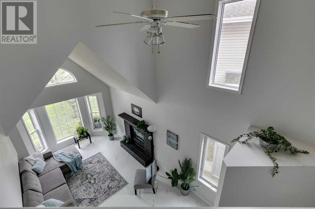 Single Family House for Sale in  Sierra Vista Terrace SW Signal Hill Calgary 