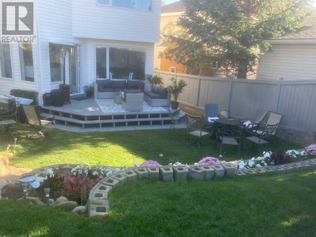 Single Family House for Sale in  Sierra Vista Terrace SW Signal Hill Calgary 