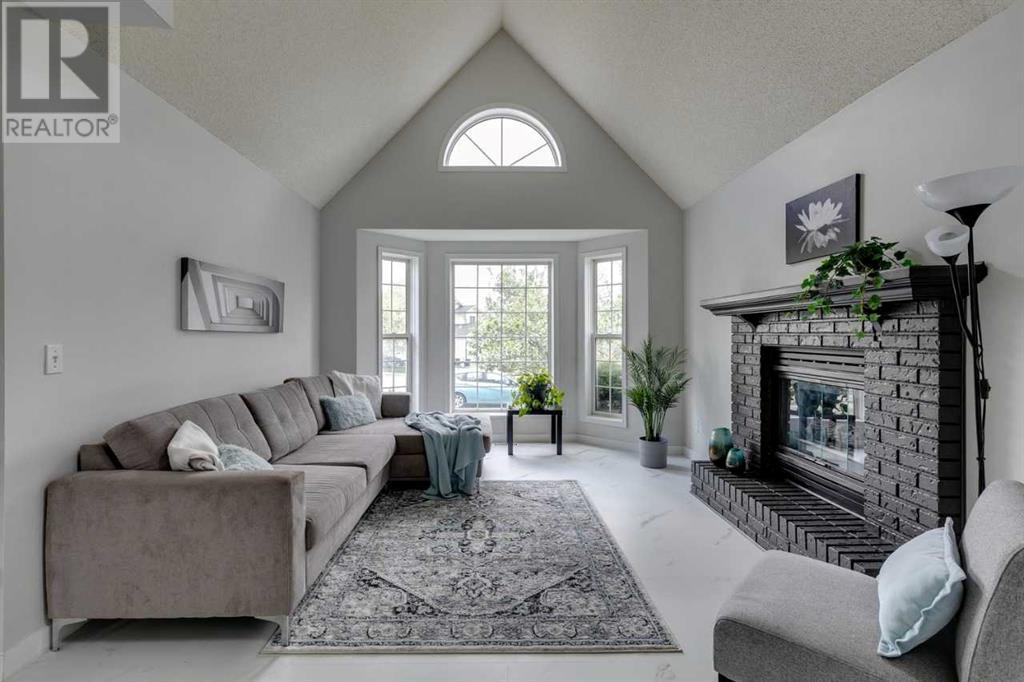 Single Family House for Sale in  Sierra Vista Terrace SW Signal Hill Calgary 