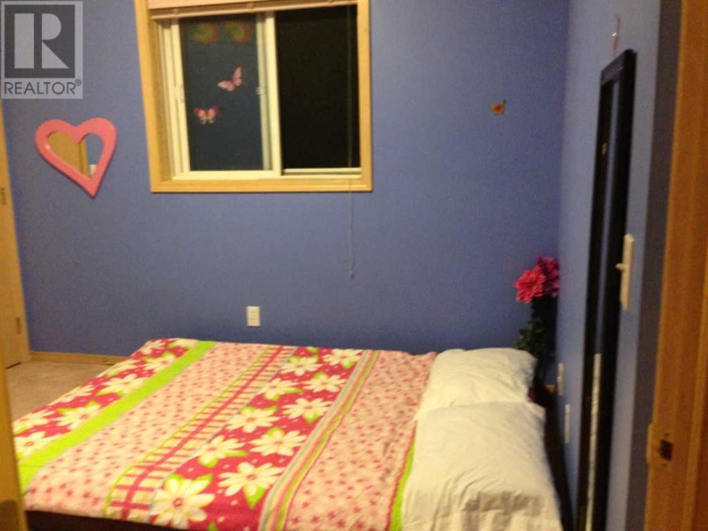 Single Family House for Sale in  Sierra Vista Terrace SW Signal Hill Calgary 
