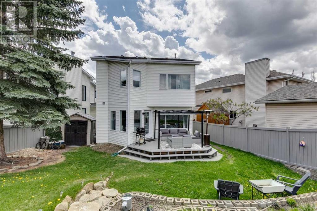 Single Family House for Sale in  Sierra Vista Terrace SW Signal Hill Calgary 
