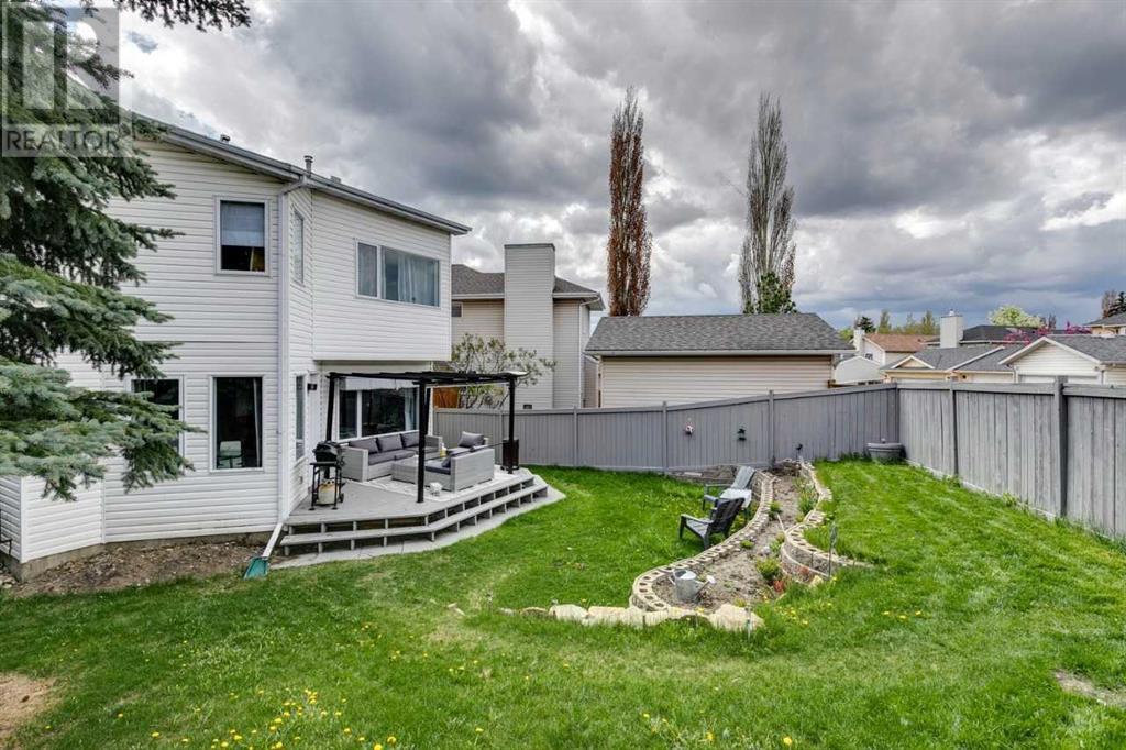 Single Family House for Sale in  Sierra Vista Terrace SW Signal Hill Calgary 