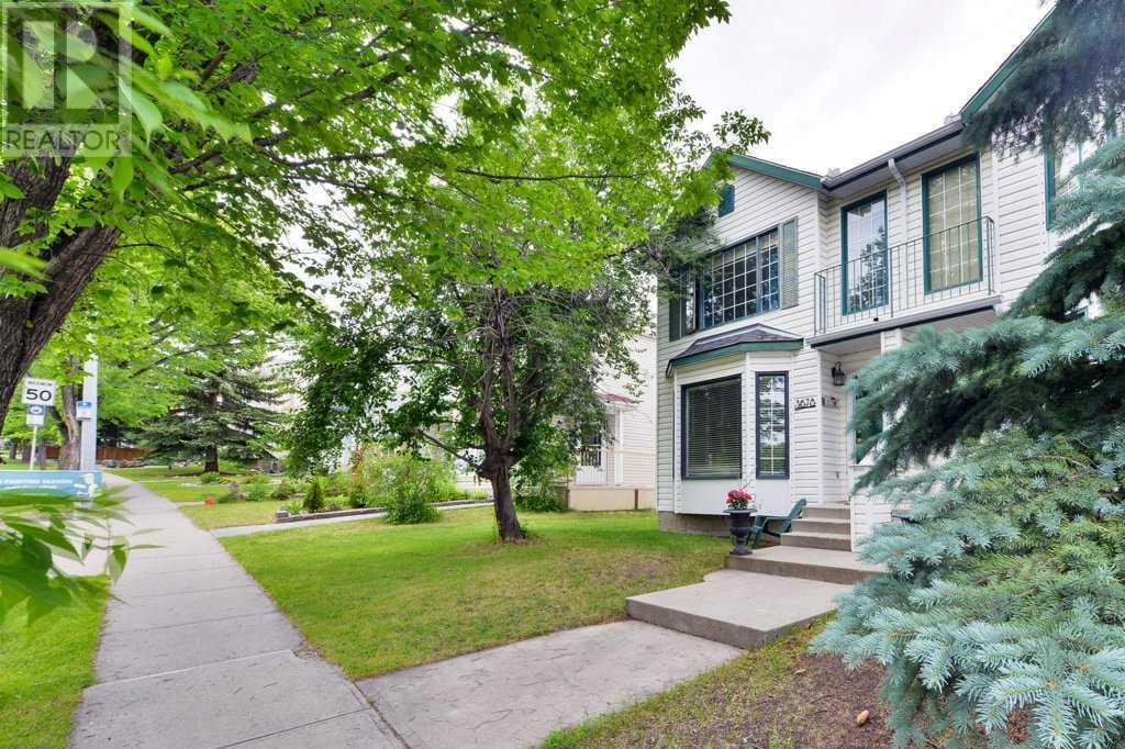Single Family House for Sale in  Sierra Morena Road SW Signal Hill Calgary 