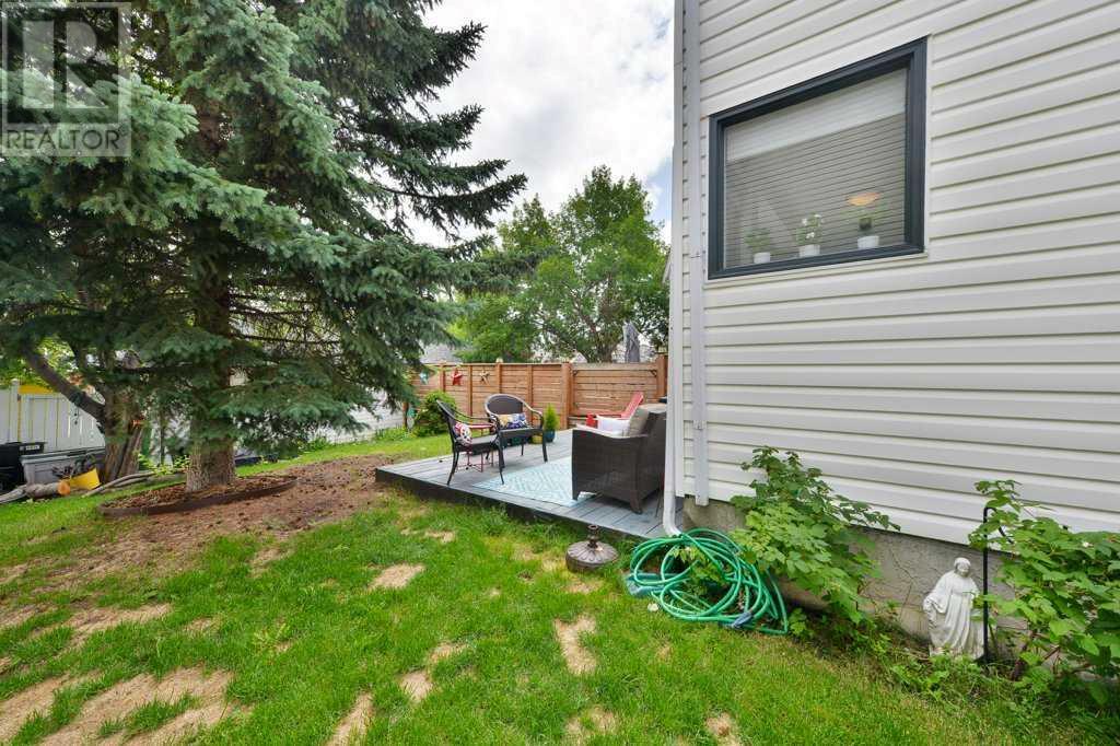 Single Family House for Sale in  Sierra Morena Road SW Signal Hill Calgary 