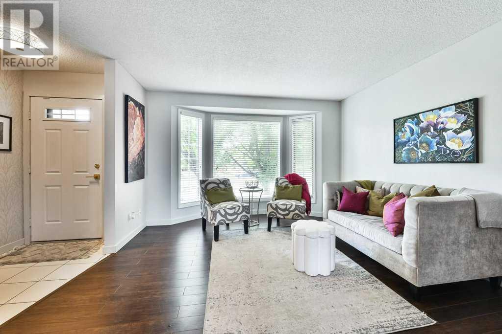 Single Family House for Sale in  Sierra Morena Road SW Signal Hill Calgary 