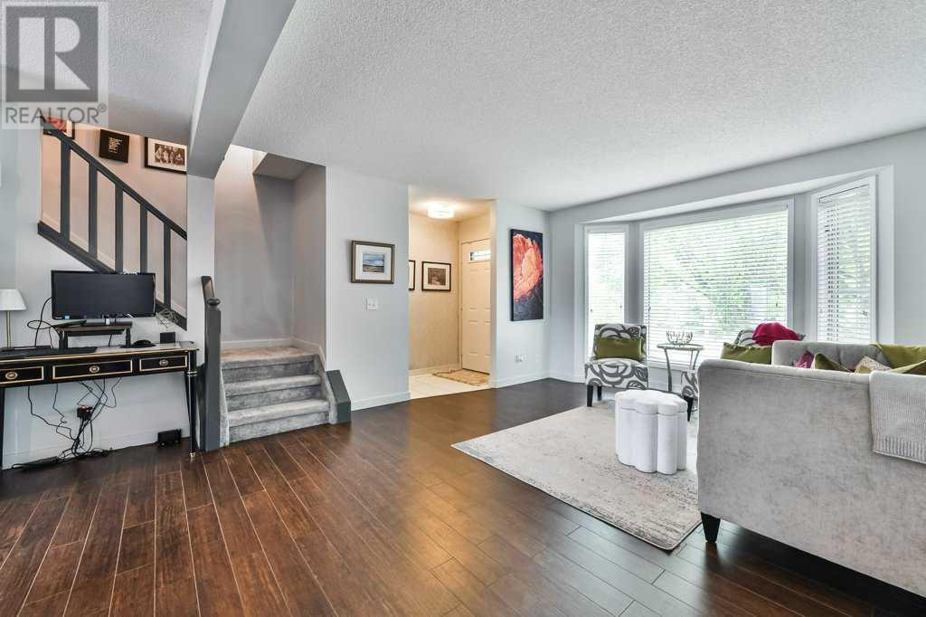 Single Family House for Sale in  Sierra Morena Road SW Signal Hill Calgary 