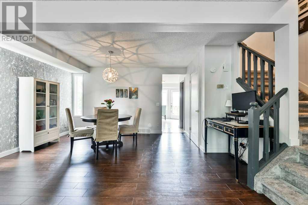 Single Family House for Sale in  Sierra Morena Road SW Signal Hill Calgary 