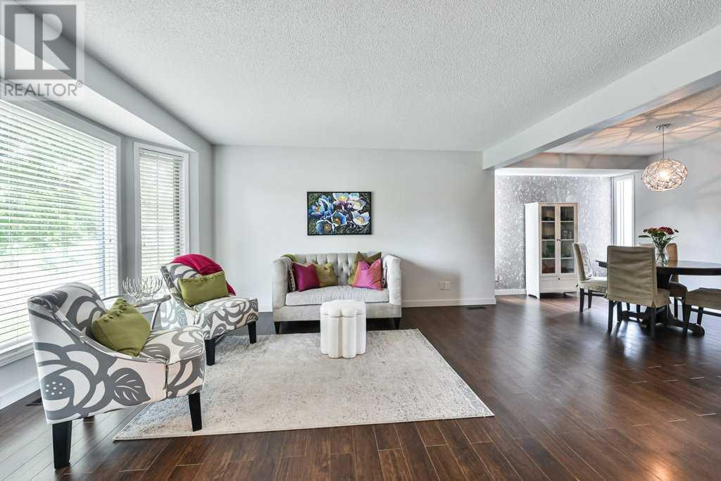 Single Family House for Sale in  Sierra Morena Road SW Signal Hill Calgary 