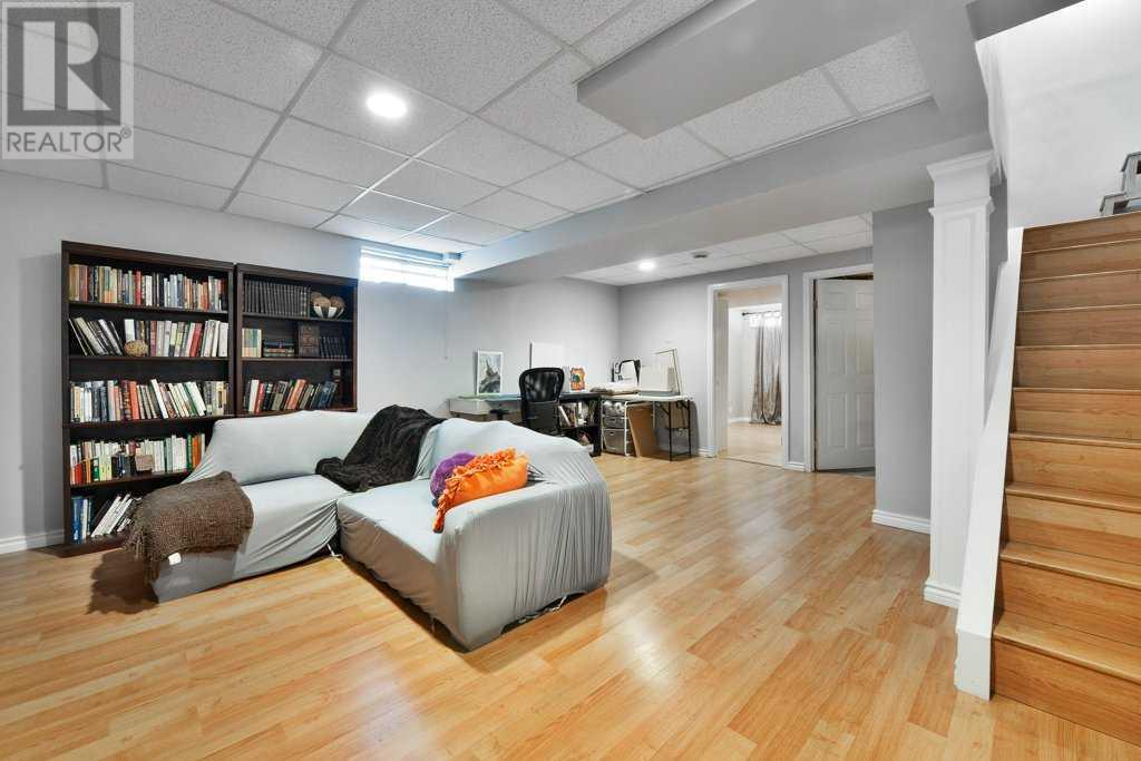 Single Family House for Sale in  Sierra Morena Road SW Signal Hill Calgary 