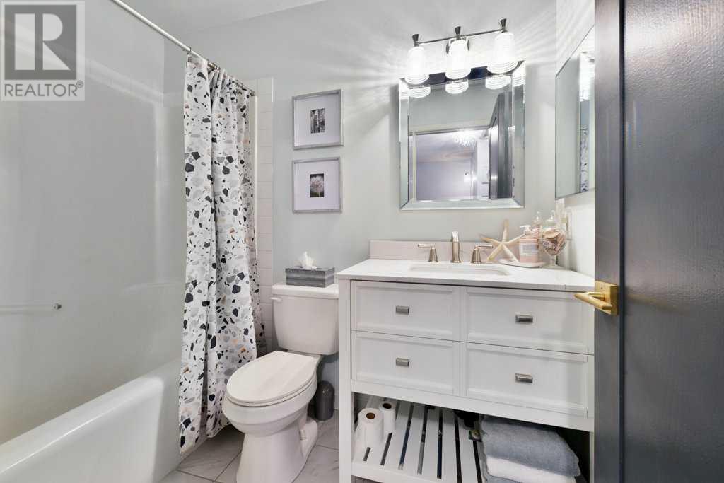 Single Family House for Sale in  Sierra Morena Road SW Signal Hill Calgary 