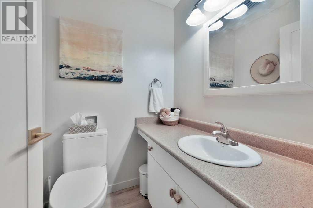 Single Family House for Sale in  Sierra Morena Road SW Signal Hill Calgary 