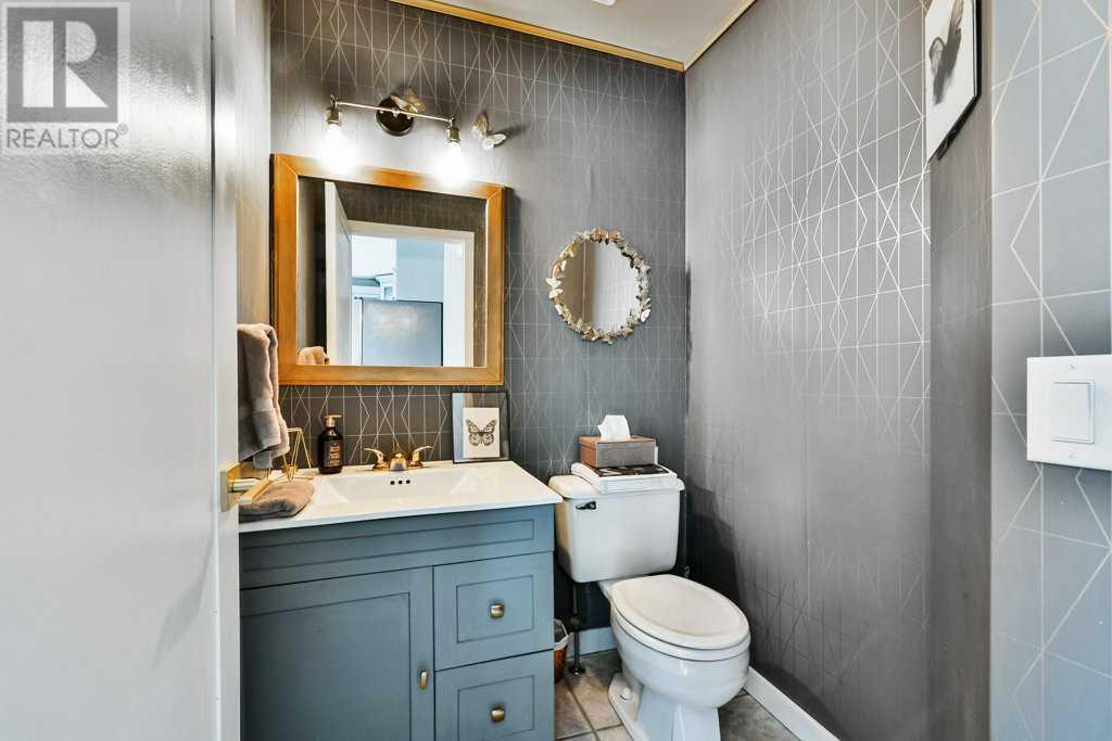Single Family House for Sale in  Sierra Morena Road SW Signal Hill Calgary 