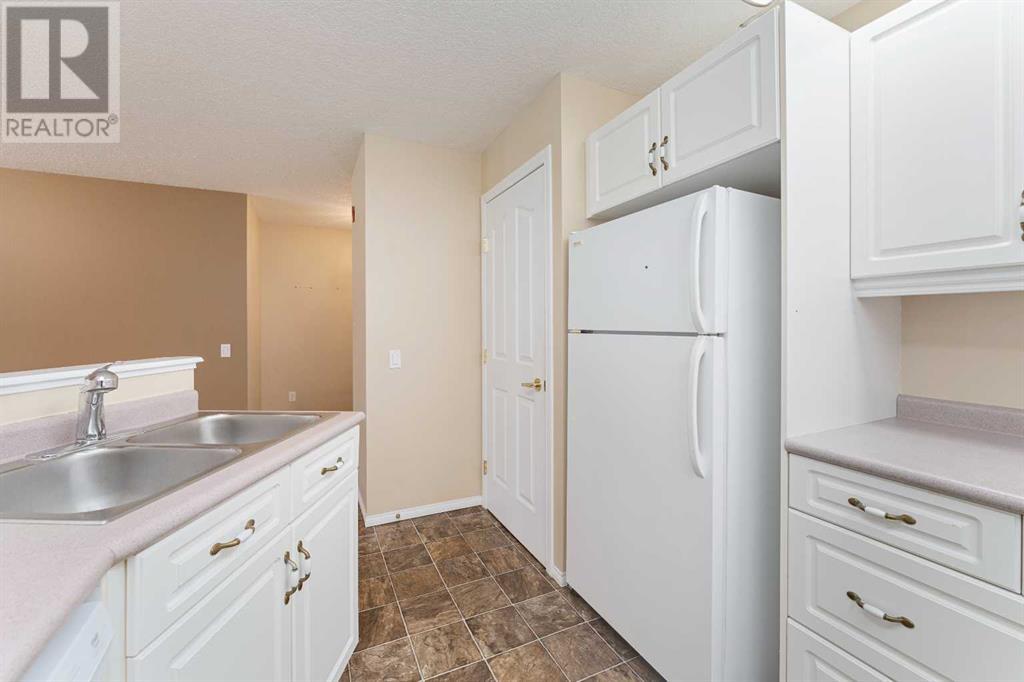 Single Family House for Sale in   Simcoe Boulevard SW Signal Hill Calgary 