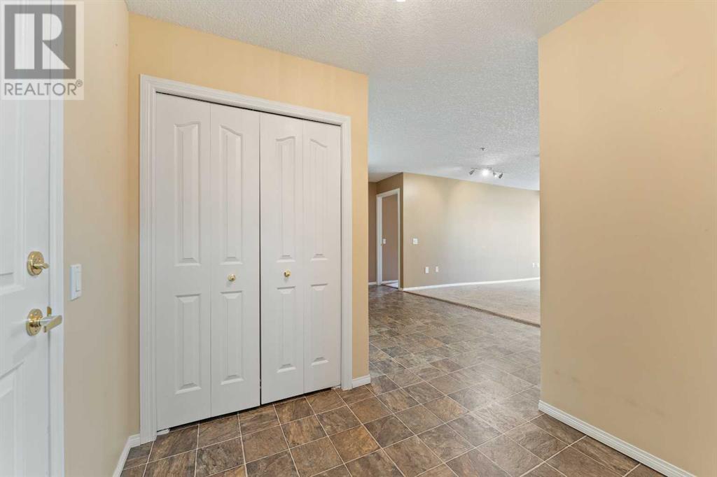 Single Family House for Sale in   Simcoe Boulevard SW Signal Hill Calgary 