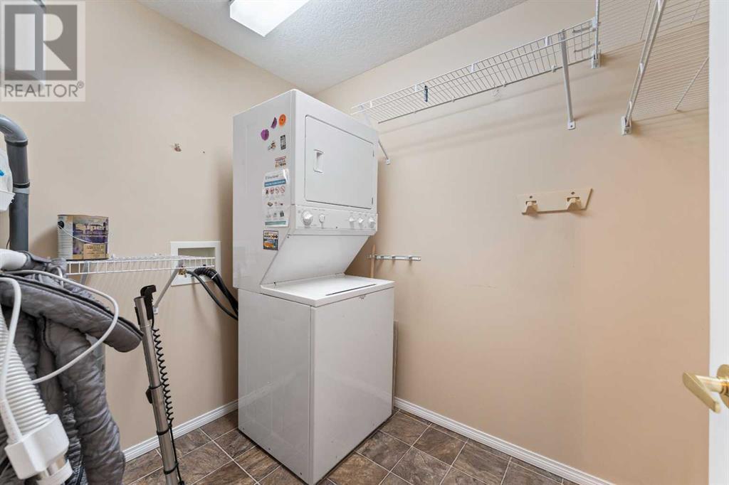 Single Family House for Sale in   Simcoe Boulevard SW Signal Hill Calgary 