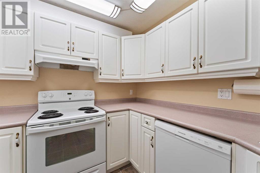 Single Family House for Sale in   Simcoe Boulevard SW Signal Hill Calgary 