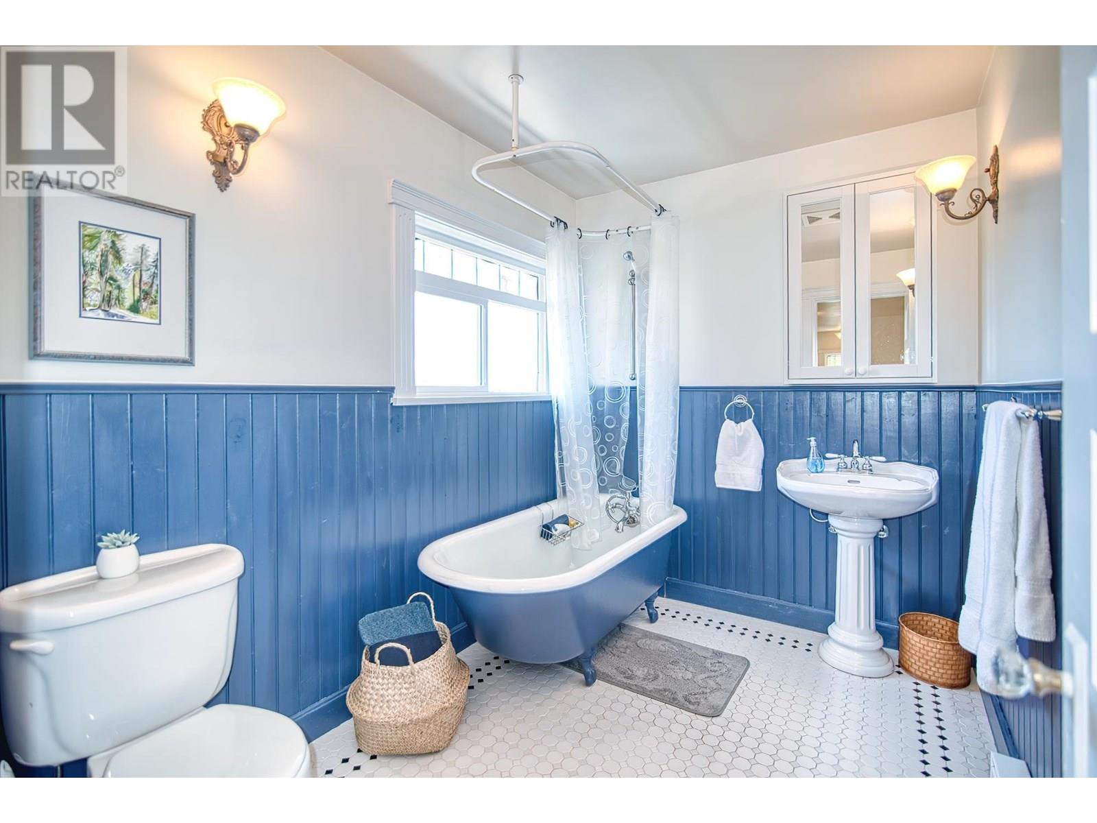 1377 MARLENE ROAD, Roberts Creek