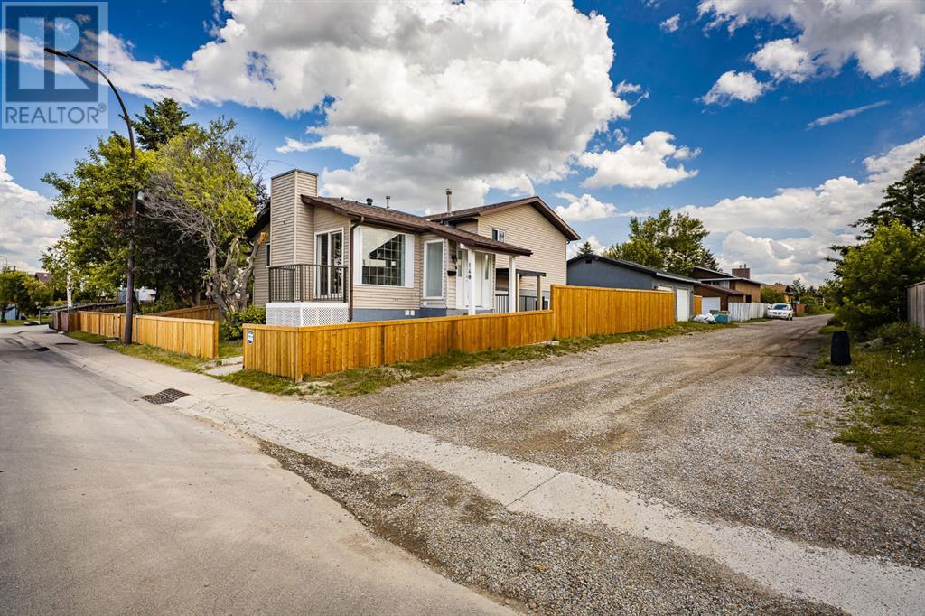 140 Whitworth Way, Calgary, Alberta