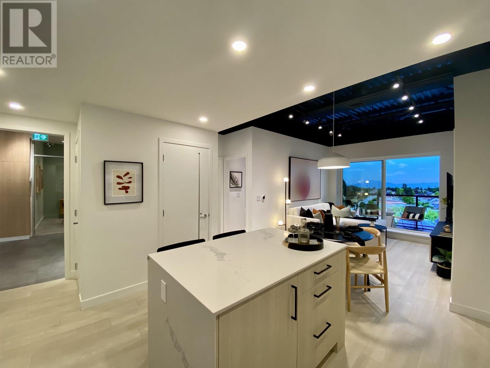 Photo 14 of 2700 Kingsway, Vancouver BC